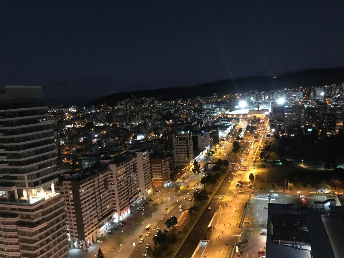 Nueva Suite-Piso 21 Vista La Carolina @One Quito Bagian luar foto